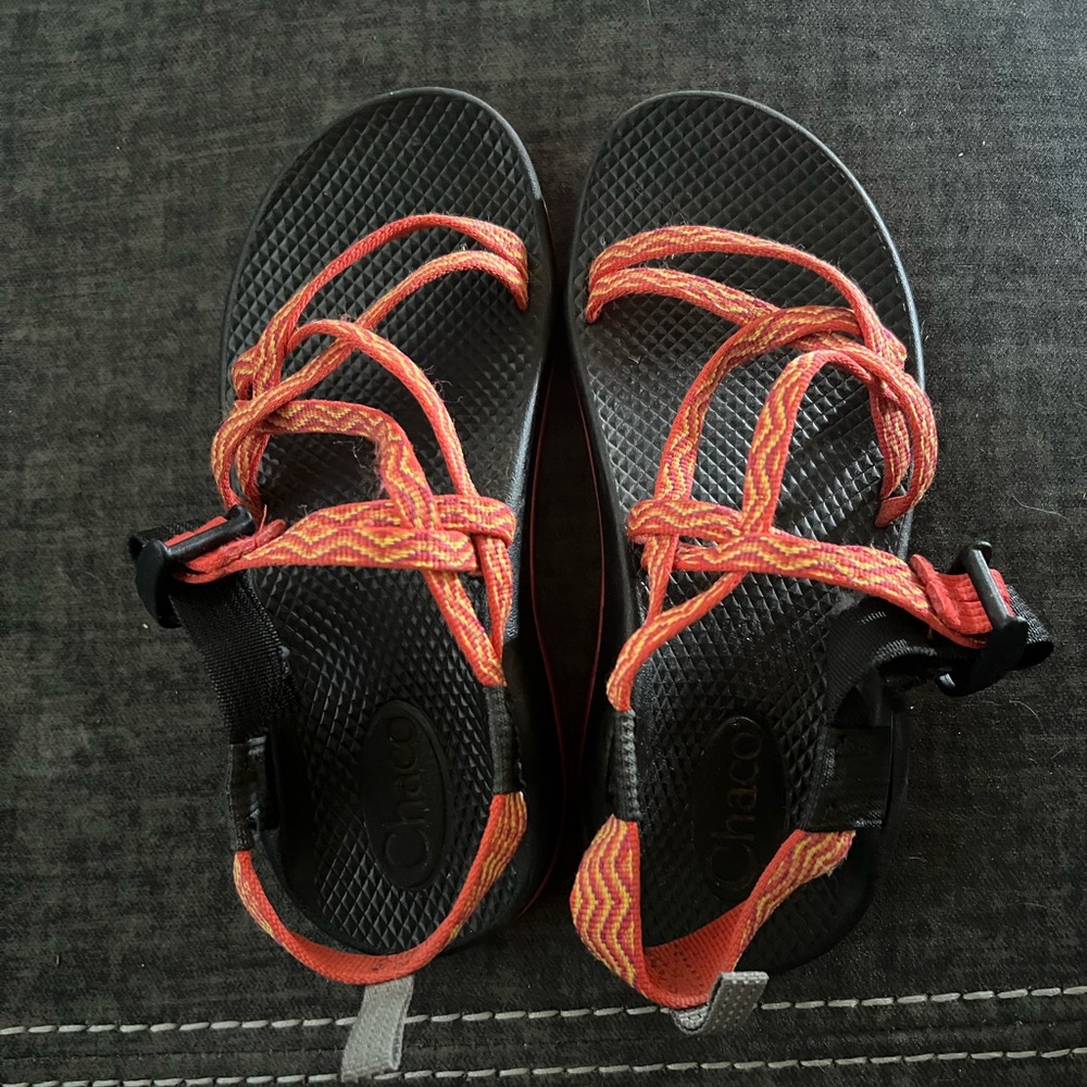 Chaco sandals youth size 4. Excellent condition. Smoke free home.